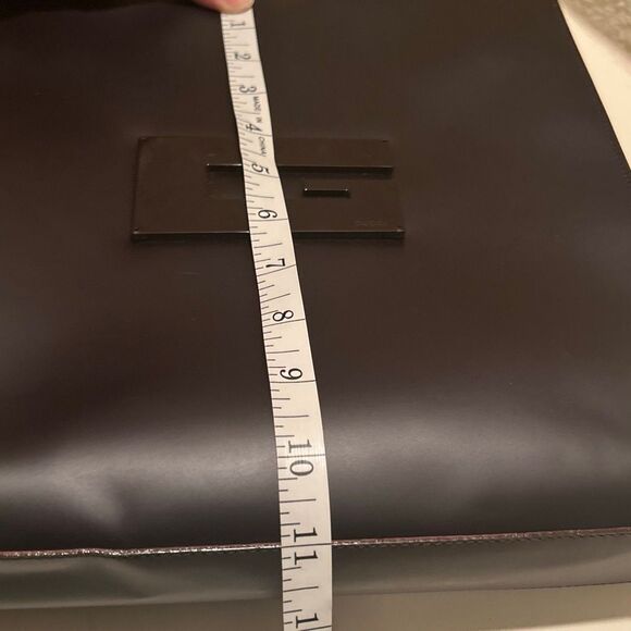 Gucci G Logo Glazed Leather Shoulder Bag Brown Minimalist Old Money Aesthetic - Picture 12 of 14